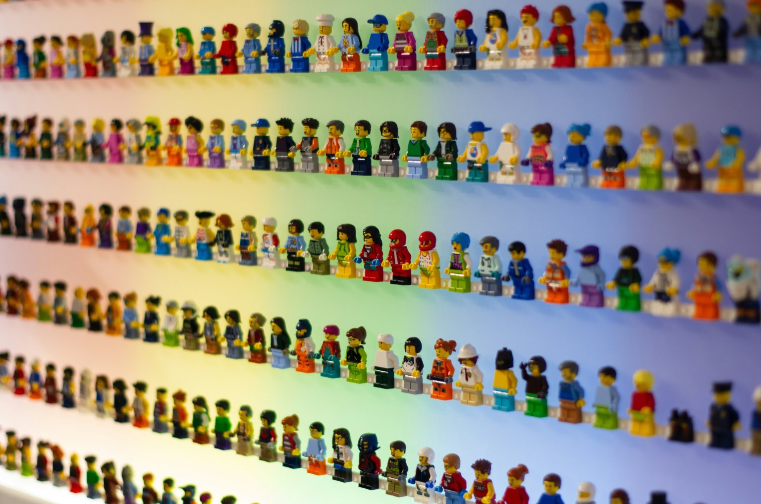 Lego Figuren. Unsplash Barry Talley.